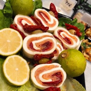 sfoglia di mozzarella al salmone e pomodoro secco